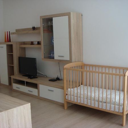 Apartman Kurdejov 후스토페체 외부 사진