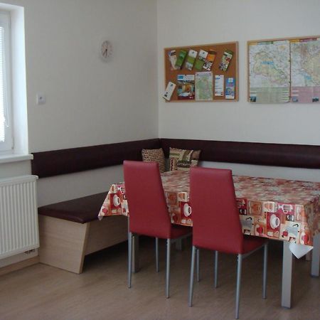 Apartman Kurdejov 후스토페체 외부 사진
