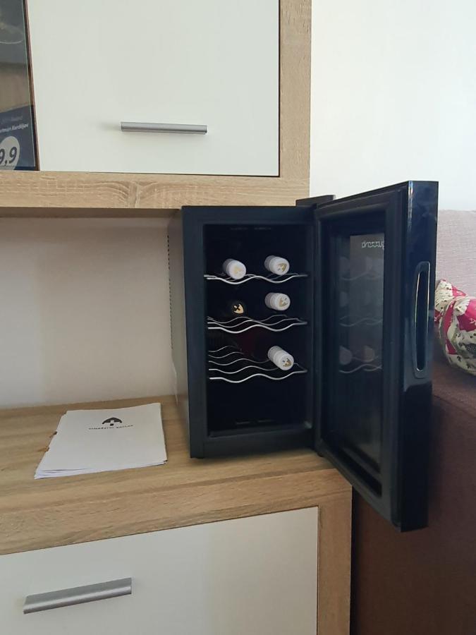 Apartman Kurdejov 후스토페체 외부 사진