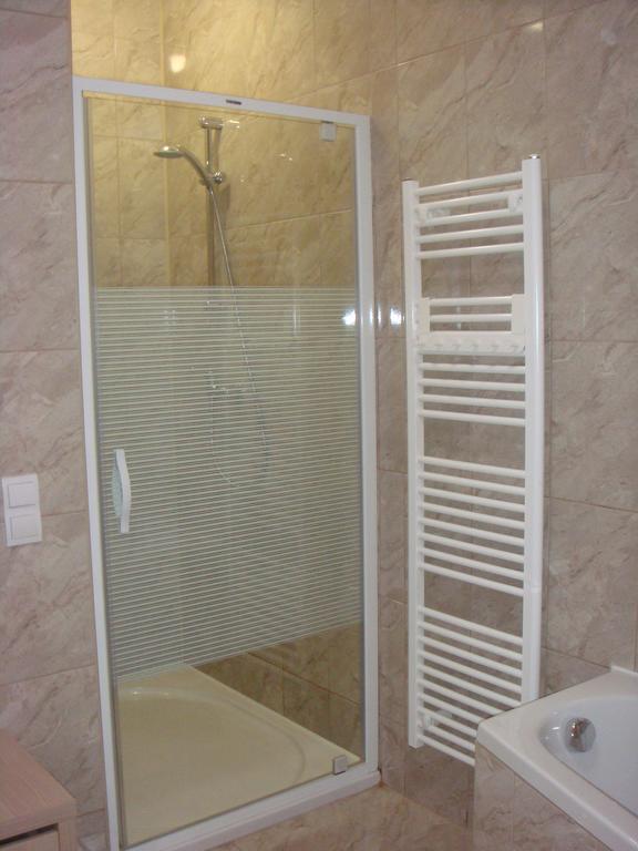 Apartman Kurdejov 후스토페체 외부 사진