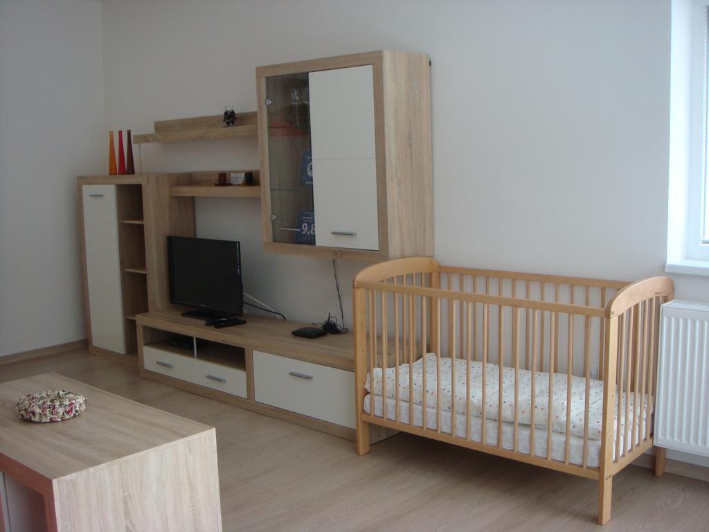 Apartman Kurdejov 후스토페체 외부 사진